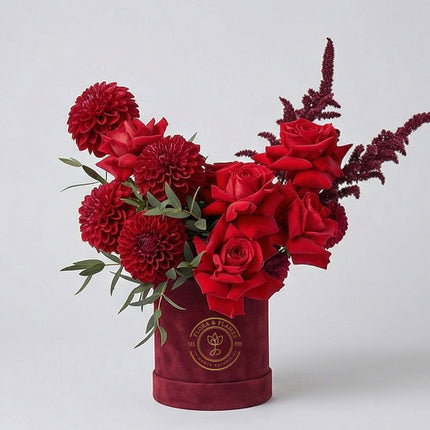 Red Obsession image 5